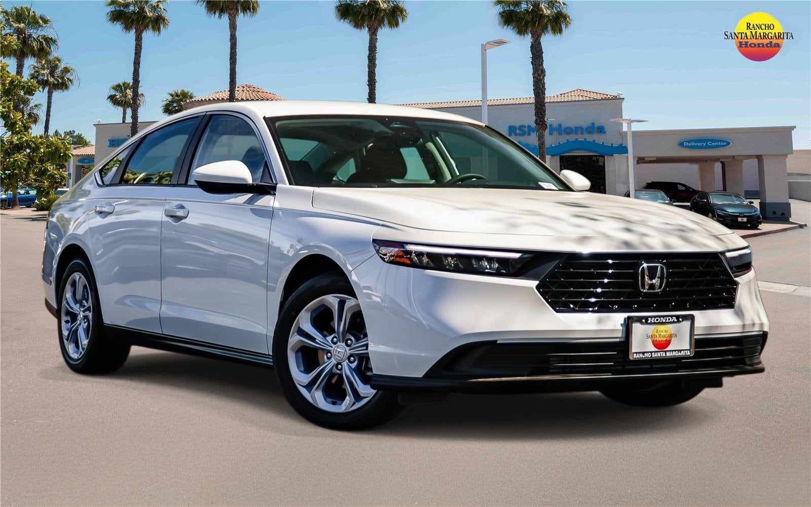 Honda Accord and Kia K5 compared