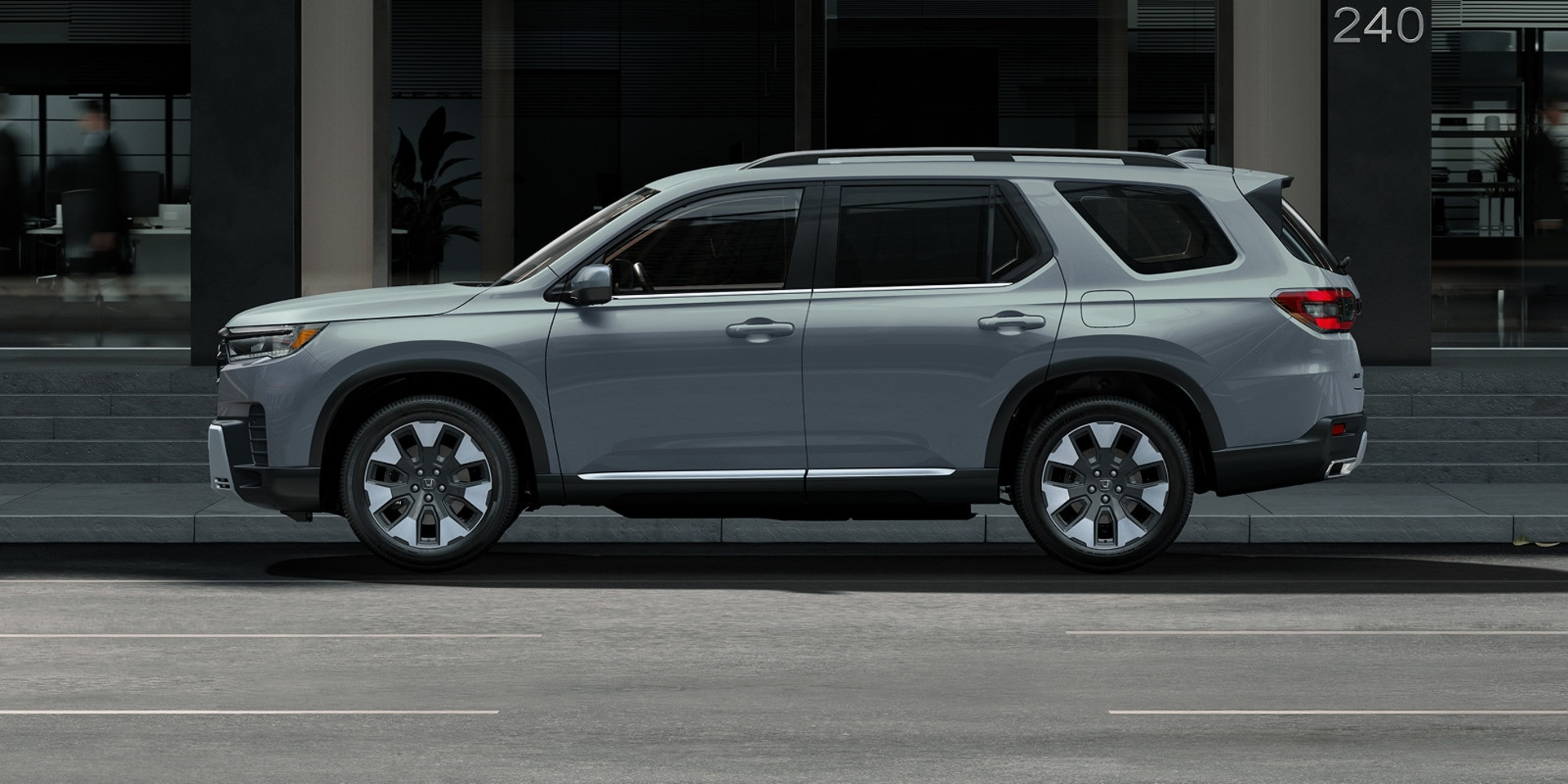 Honda Pilot and Toyota Highlander compared